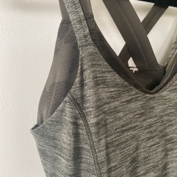 LULULEMON Run for Gold Tank Top Gator Green Sz 4 - Picture 8 of 14